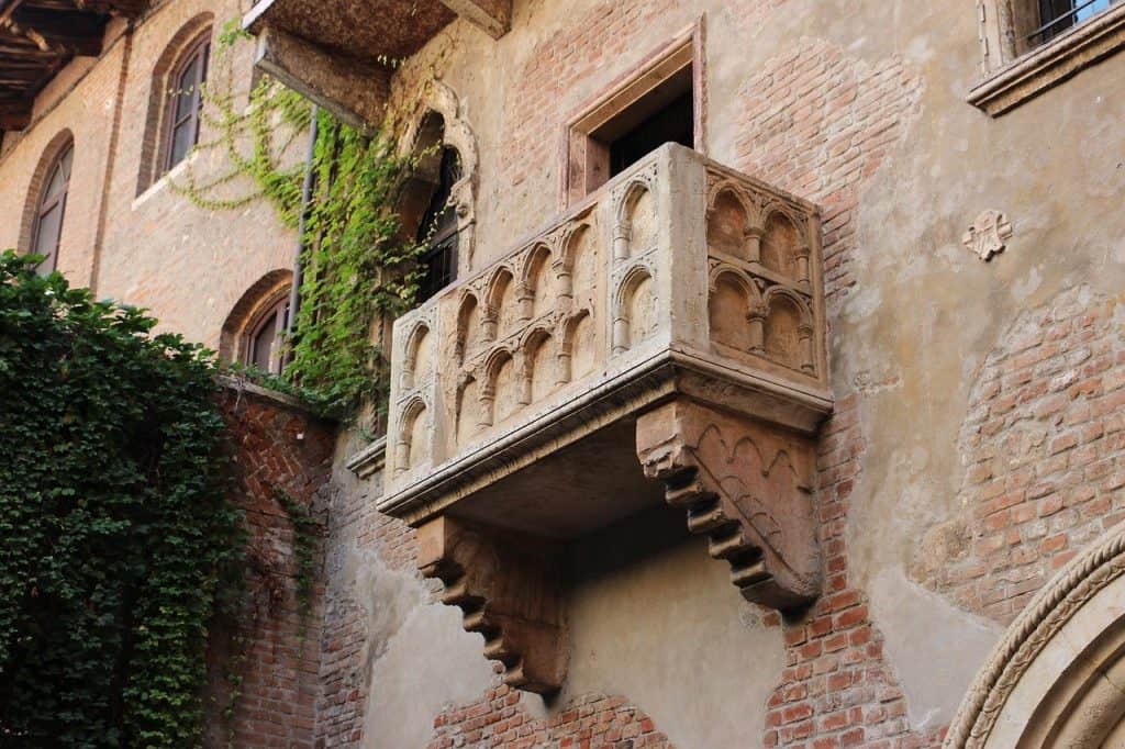 Romeo and Juliet Balcony - Quotes