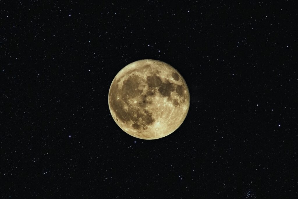 Moon - Rhapsody of a Windy Night analysis